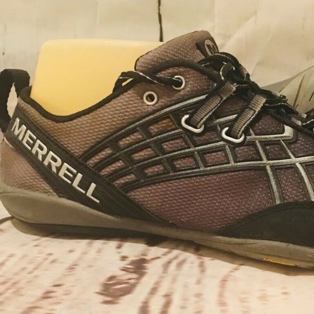 ✨SOLD✨Merrell Glove 2 Black & Silver Running 8 M